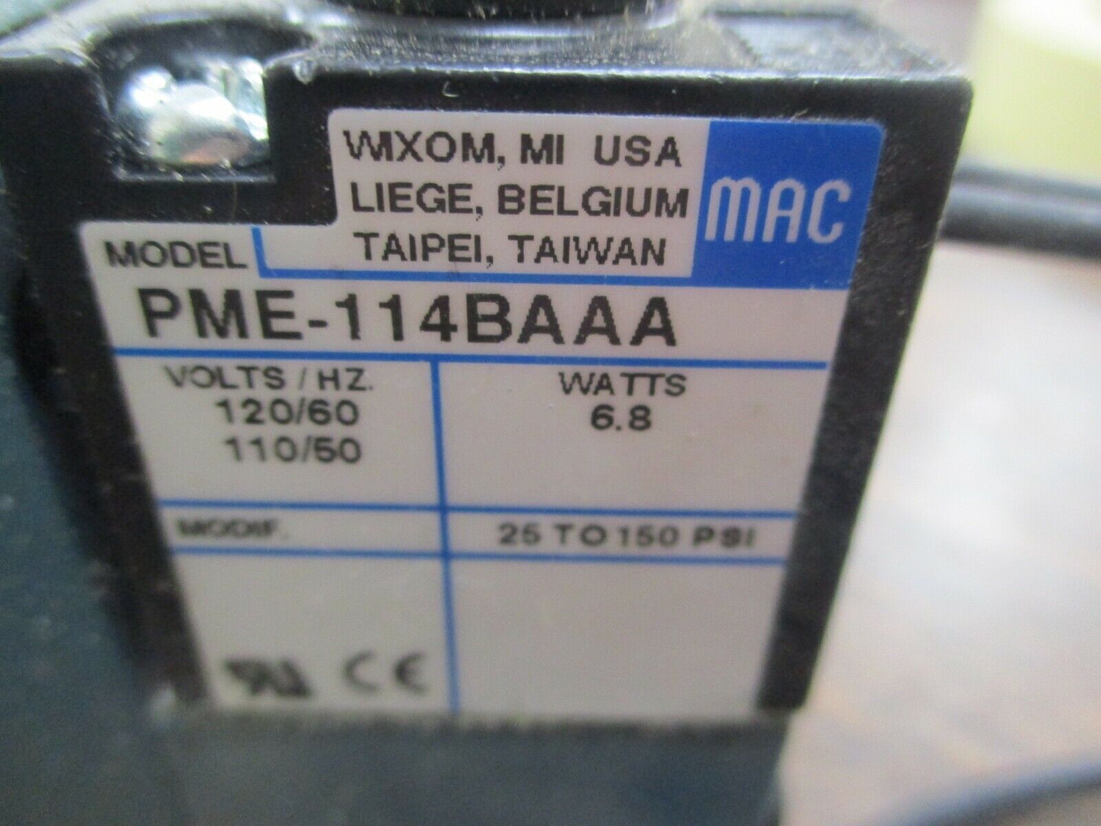 MAC Solenoid Valve 811C-PM-114BA-172 150PSI *Chipped Corner* Used