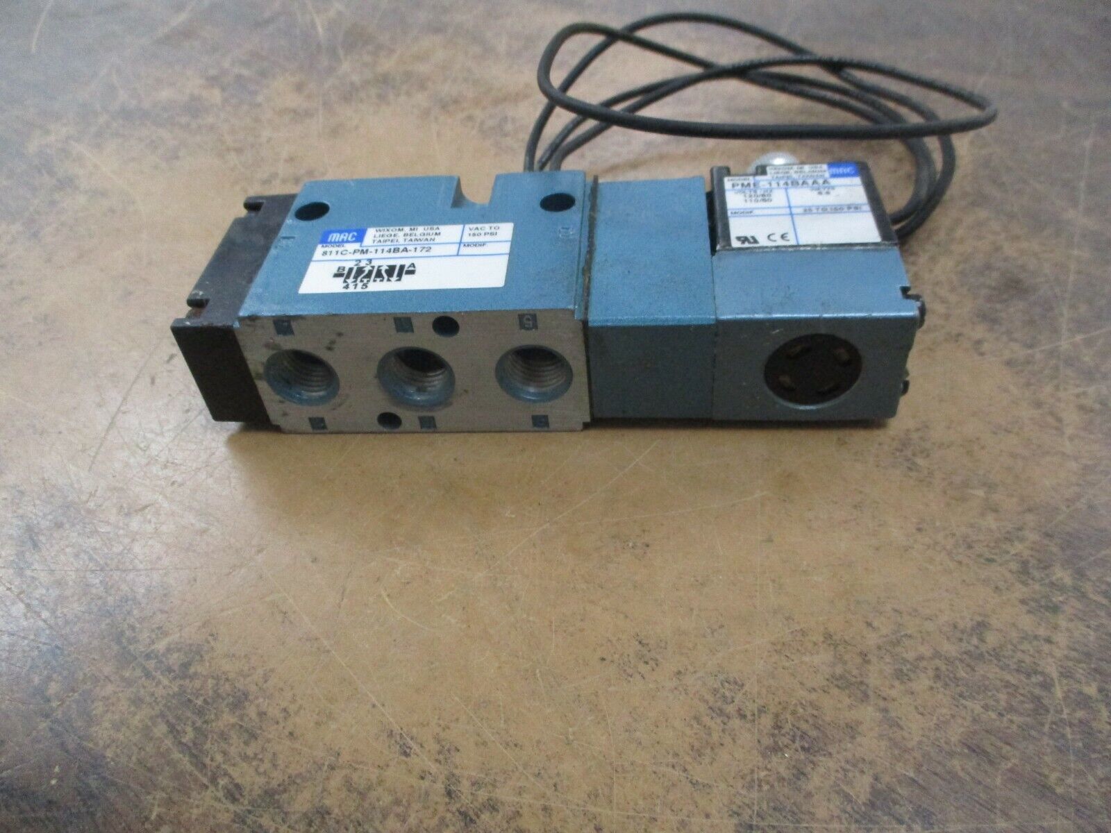 MAC Solenoid Valve 811C-PM-114BA-172 150PSI *Chipped Corner* Used