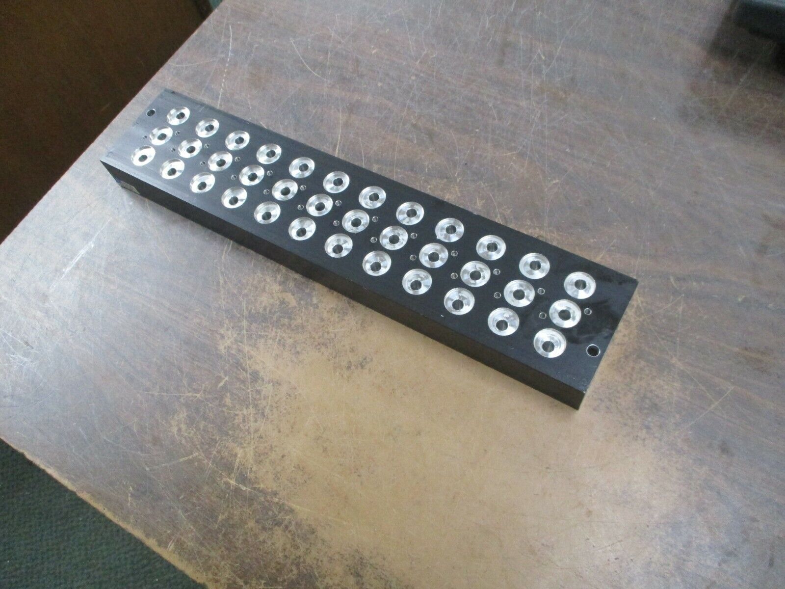 MAC Circuit Bar 36-Port Used