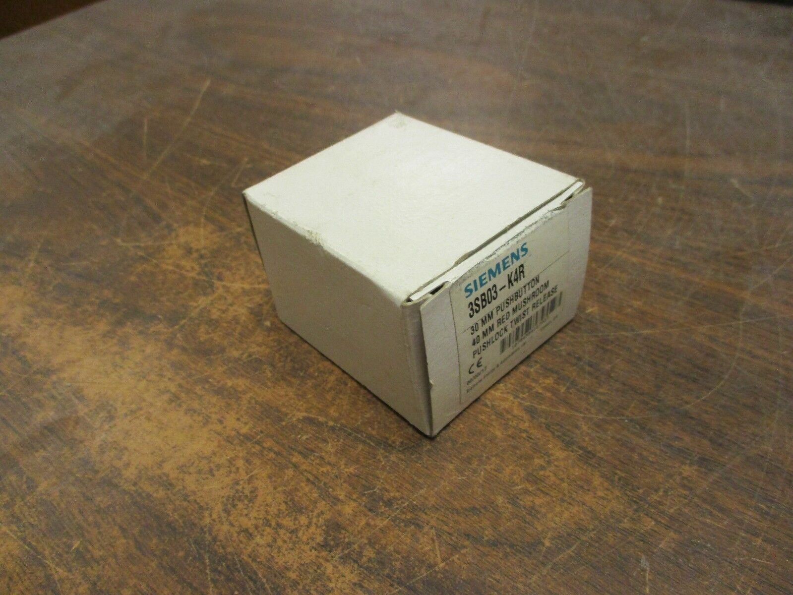 Siemens Red Mushroom Pushbutton 3SB03-K4R Push Lock-Twist Release New Surplus
