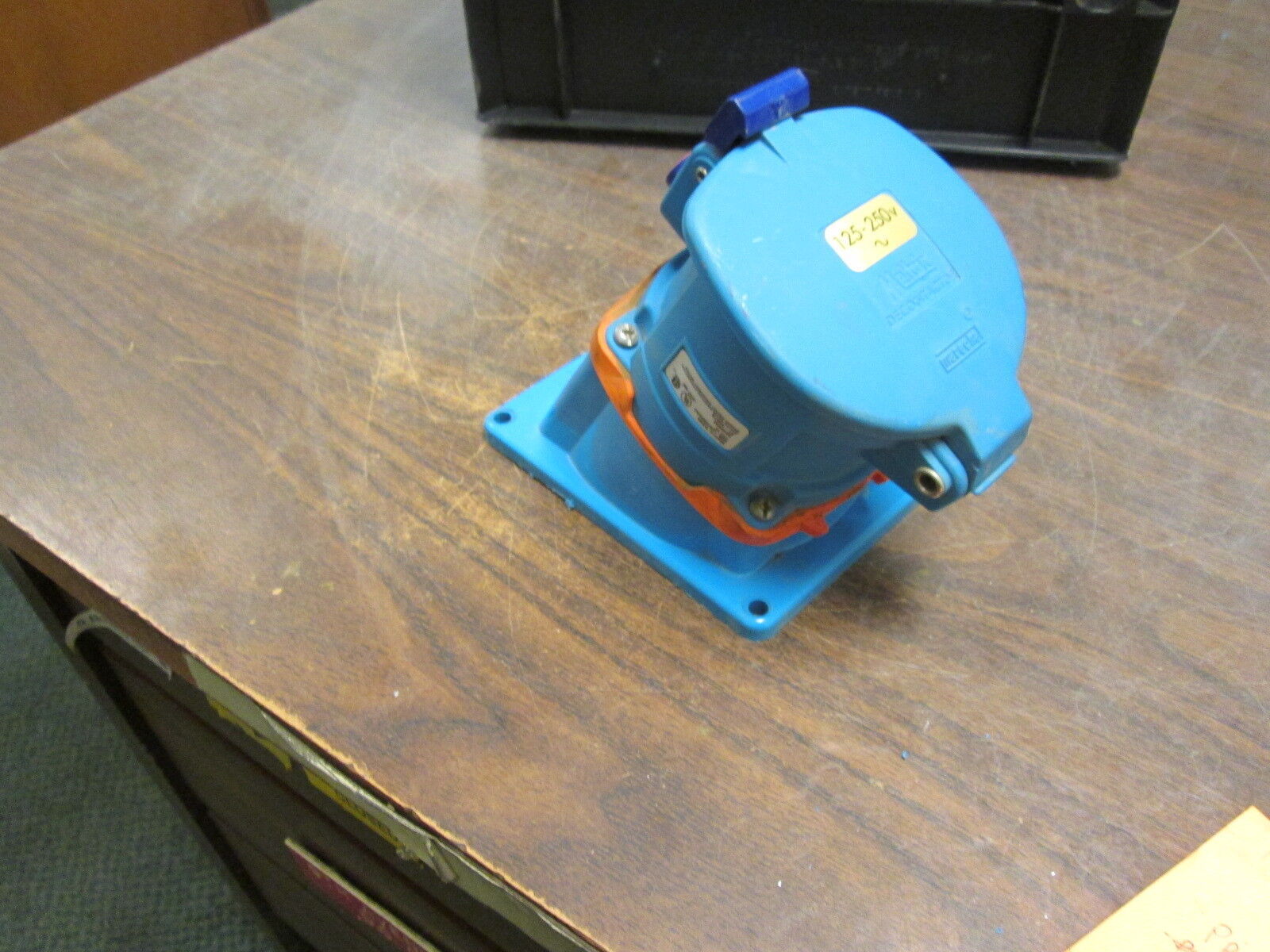 Meltric DS60 Receptacle 37-64076 60A 125/250V Type 3R Used