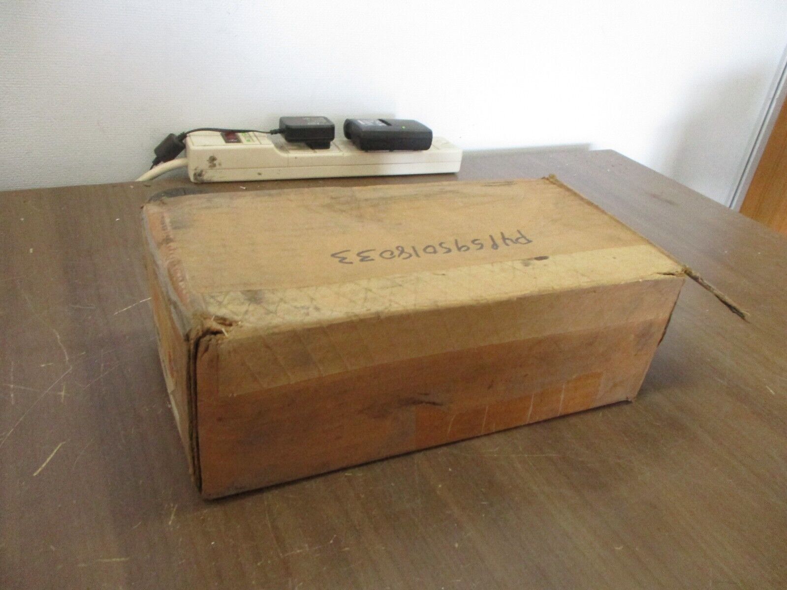 Lambda Regulated Power Supply LM C15 Input: 105-132V 55-65Hz Output: 15VDC