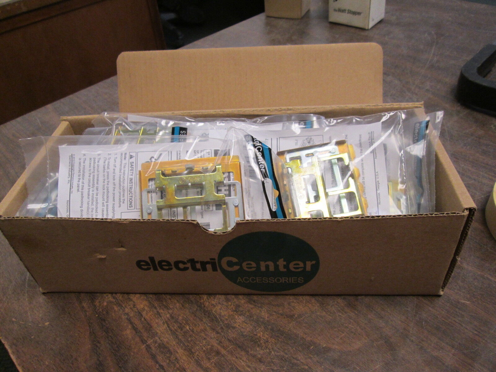 Siemens ElectriCenter Padlocking Device ECQTH4 3" Wide *Box of 14* New Surplus