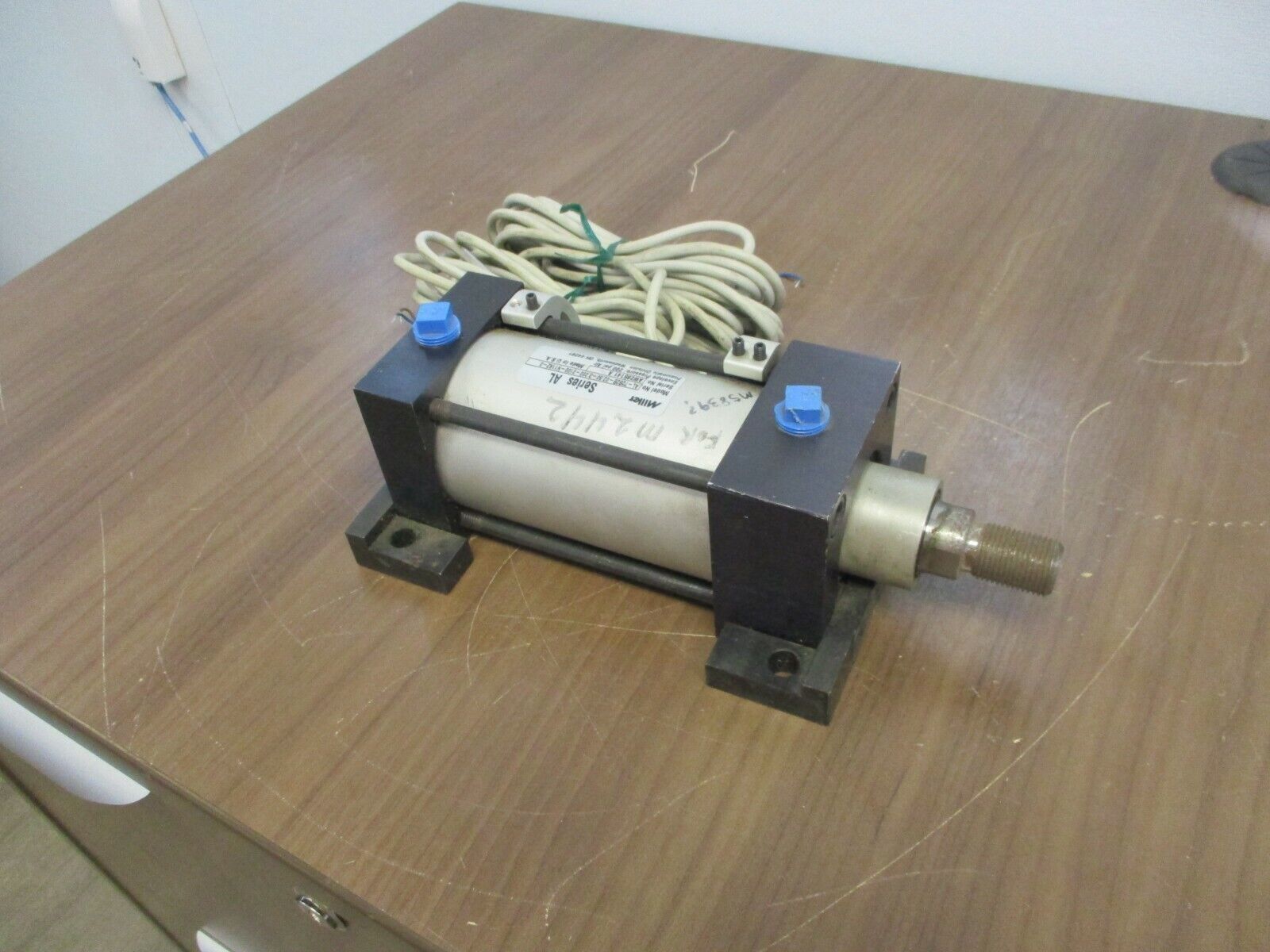 Miller Series AL Air Cylinder AL-72B2B-02.50-3.000-0100-N11A2-0 200PSI Used