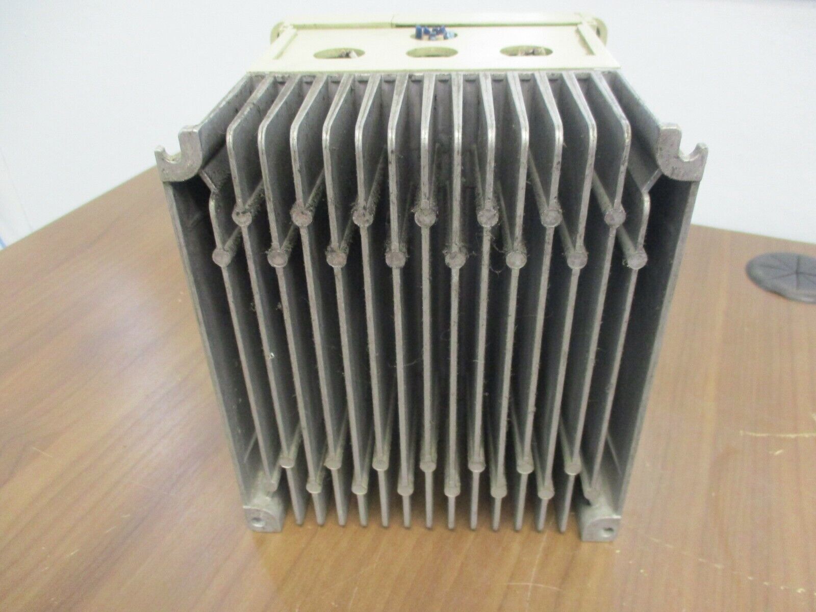 Allen-Bradley 1305 AC Drive 1305-BA03A-HA2 1HP *Chipped Side* Used