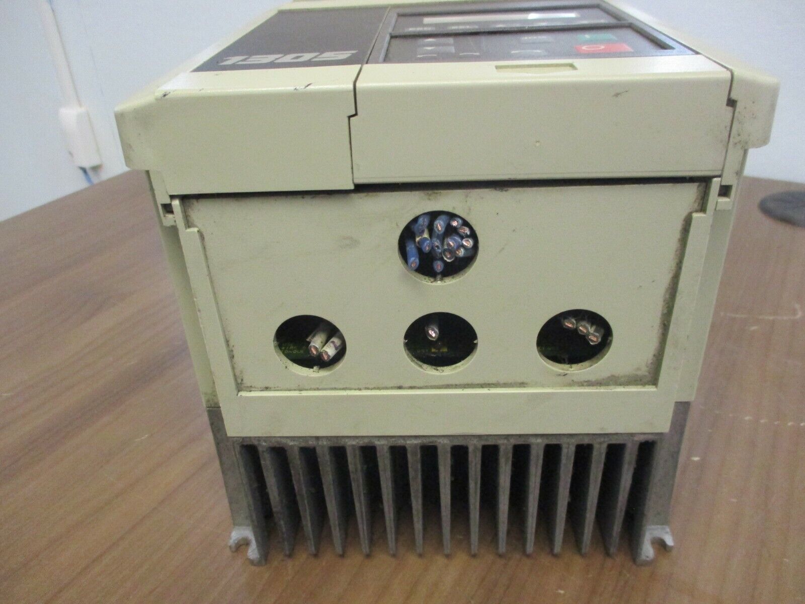 Allen-Bradley 1305 AC Drive 1305-BA03A-HA2 1HP *Chipped Side* Used