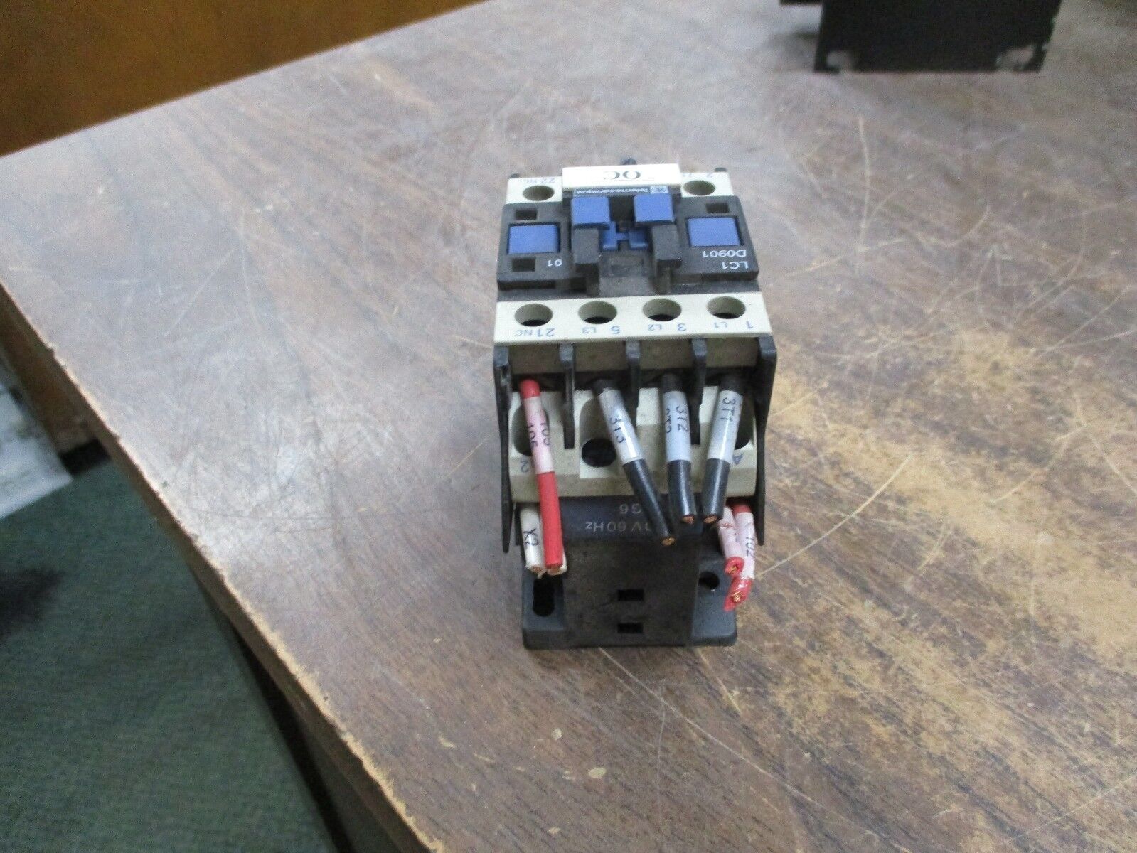Telemecanique Contactor LC1 D0901 120V Coil Used