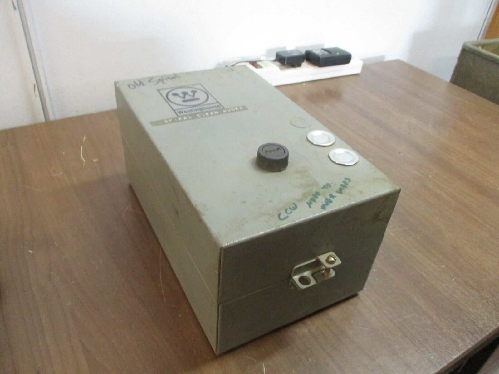 Westinghouse Enclosed Size 00 Starter A200MACAC 240V Coil Type 1 Enclosure Used