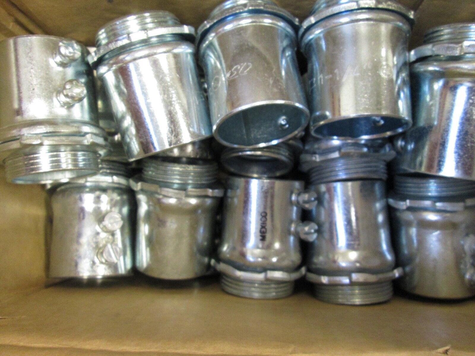 Misc. Brands 1 1/4" Set Screw Connectors *Lot of 25*