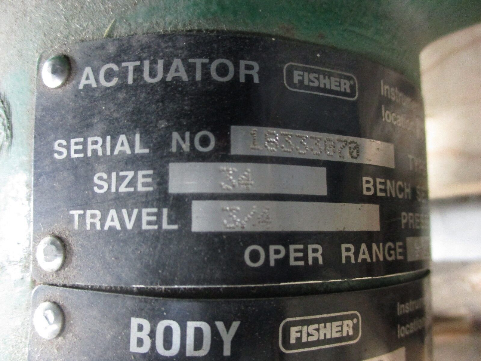 Fisher Diaphragm Control Valve w/ Positioner 667 / EZ Type 582i Positioner Used