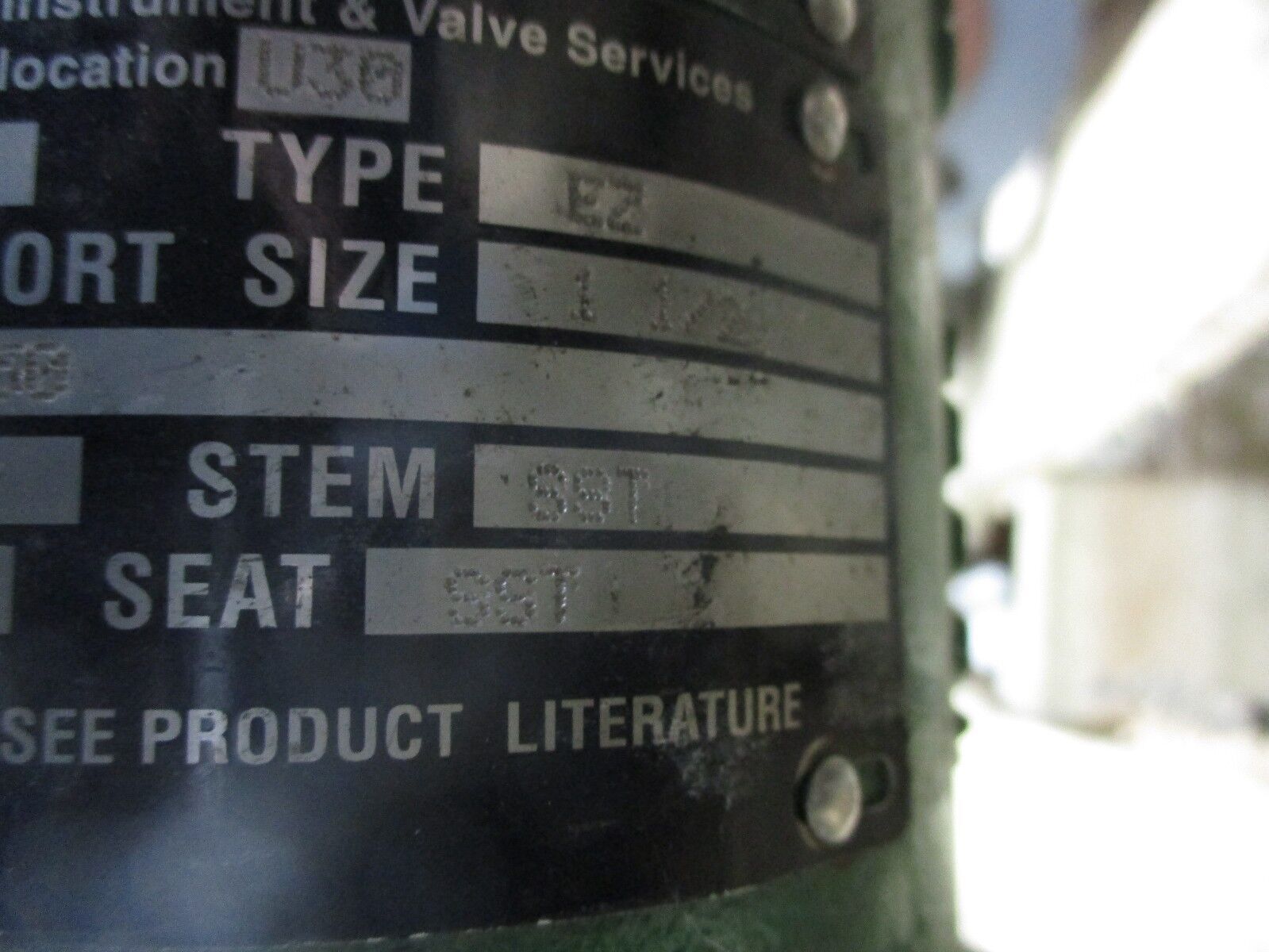 Fisher Diaphragm Control Valve w/ Positioner 667 / EZ Type 582i Positioner Used