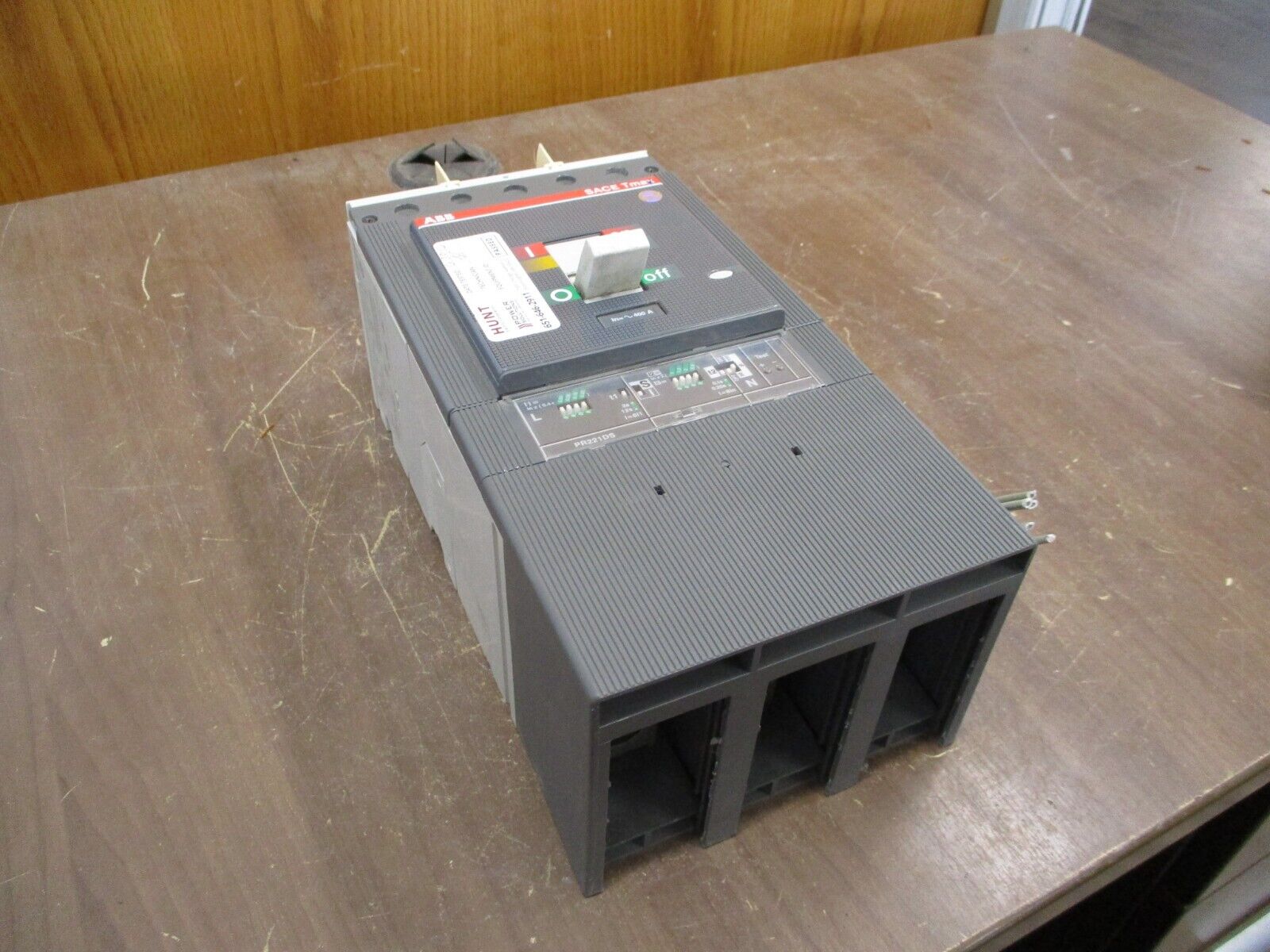 ABB SACE Tmax Circuit Breaker T5N 400 400A 600V 3P w/ PR221DS Trip Used