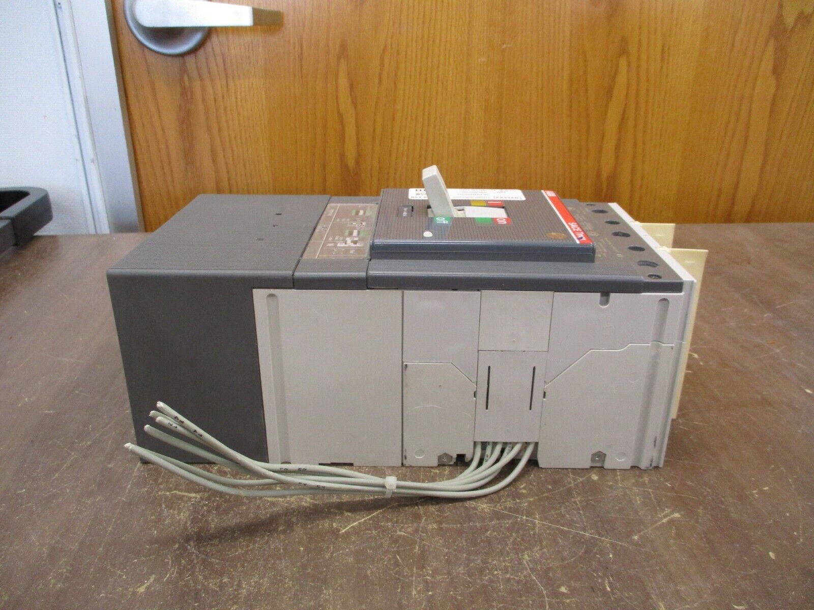 ABB SACE Tmax Circuit Breaker T5N 400 400A 600V 3P w/ PR221DS Trip Used