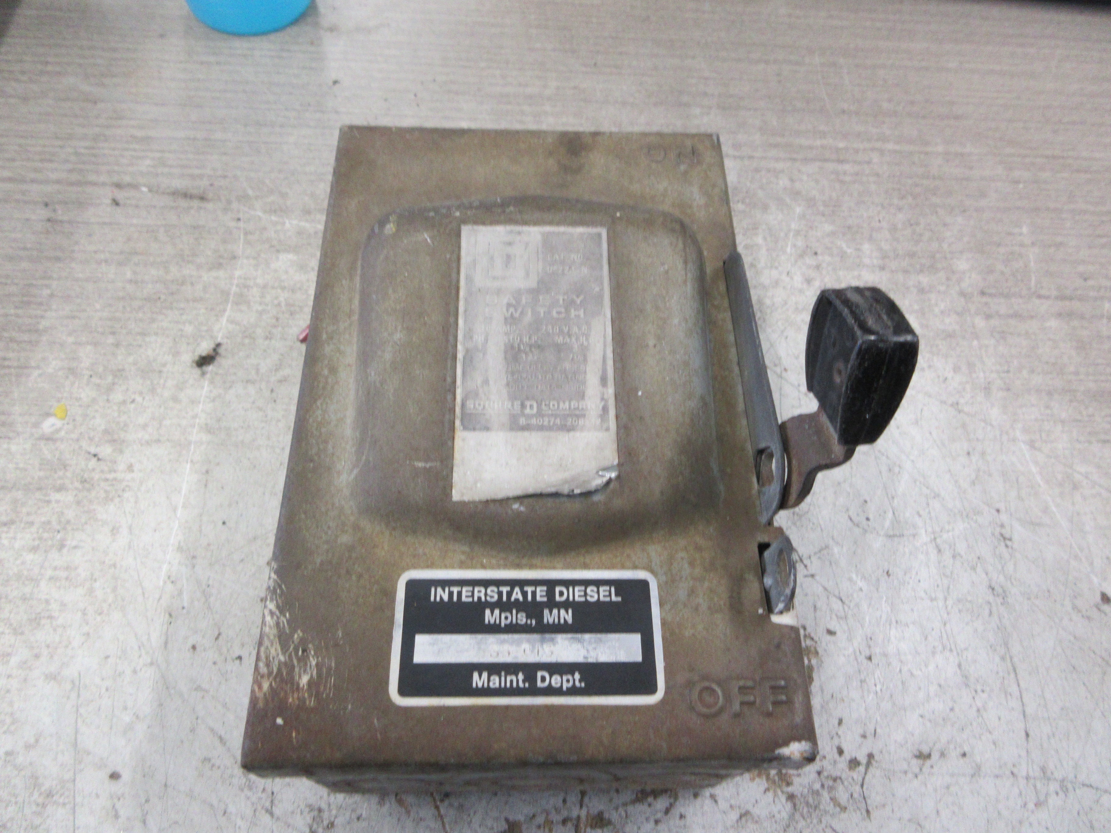 Square D Fusible Safety Switch/Disconnect D-221N 30A 240V Used