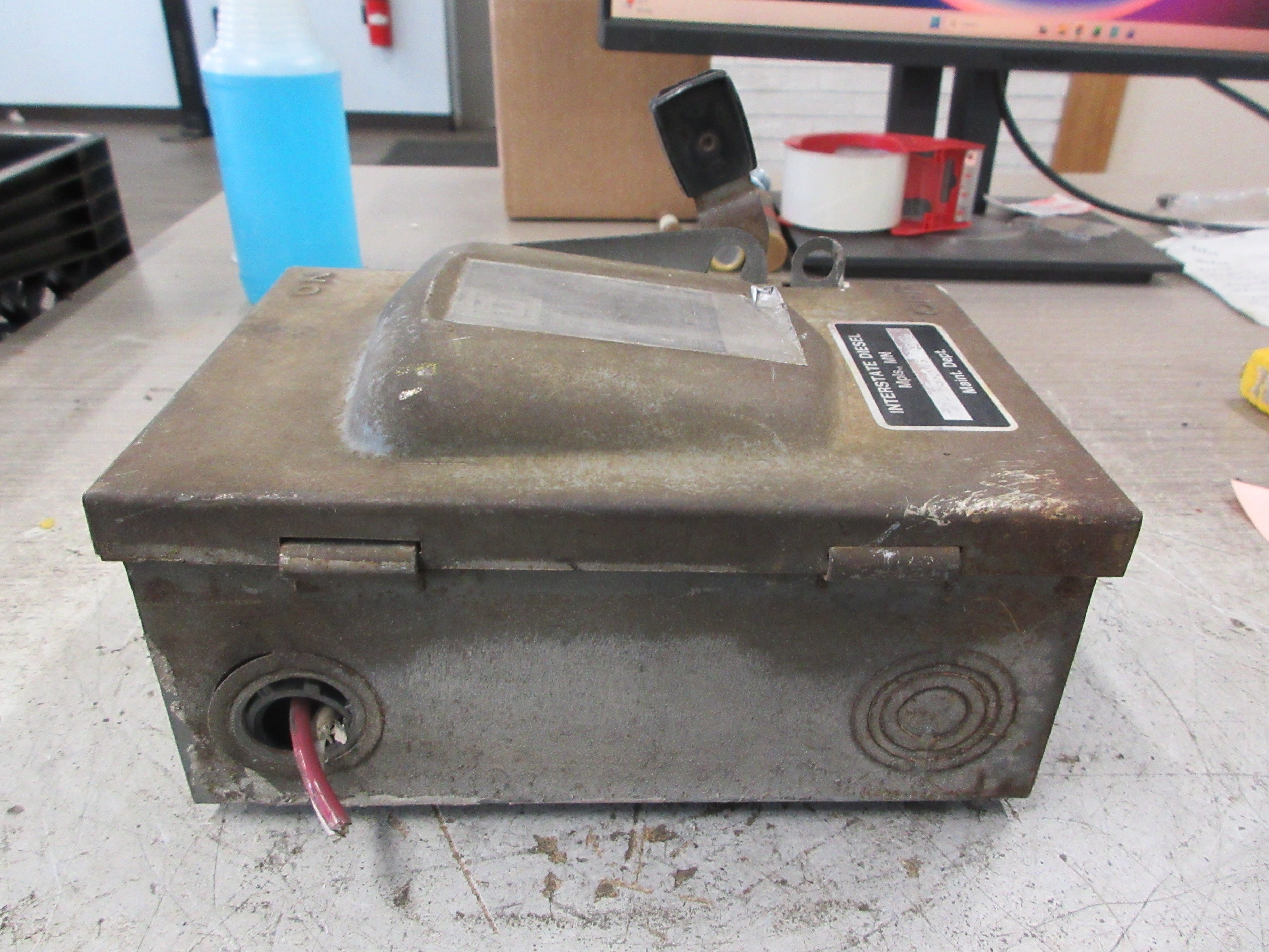 Square D Fusible Safety Switch/Disconnect D-221N 30A 240V Used