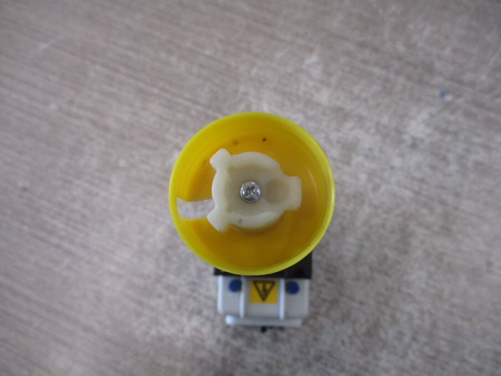 Kraus & Naimer Disconnect Switch KG64 60A 600V *No Handle* *Broken Din Rail *