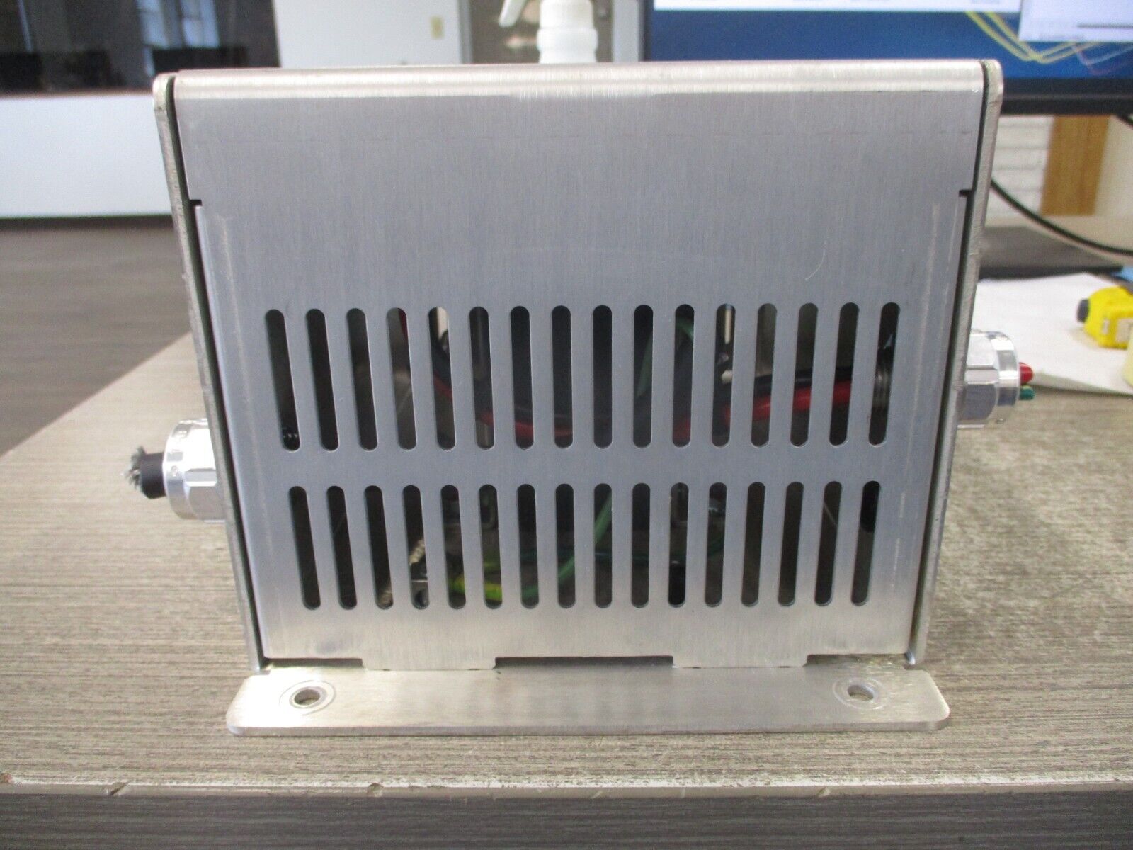 Sens EnerGenius Battery Charger NRG22-10-RC Input: 120/208-240V /60Hz /1PH /6/3A