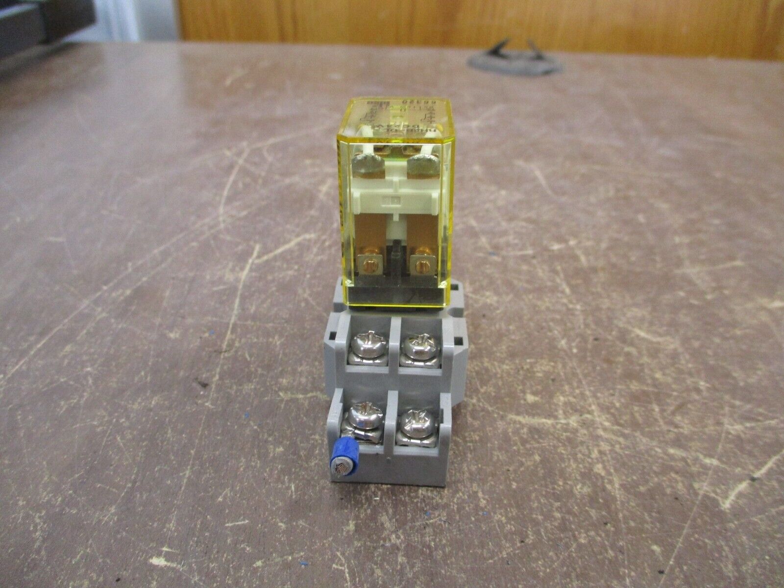 IDEC Relay w/ Base RH2B-UL 24VDC *Lot of 2* Used