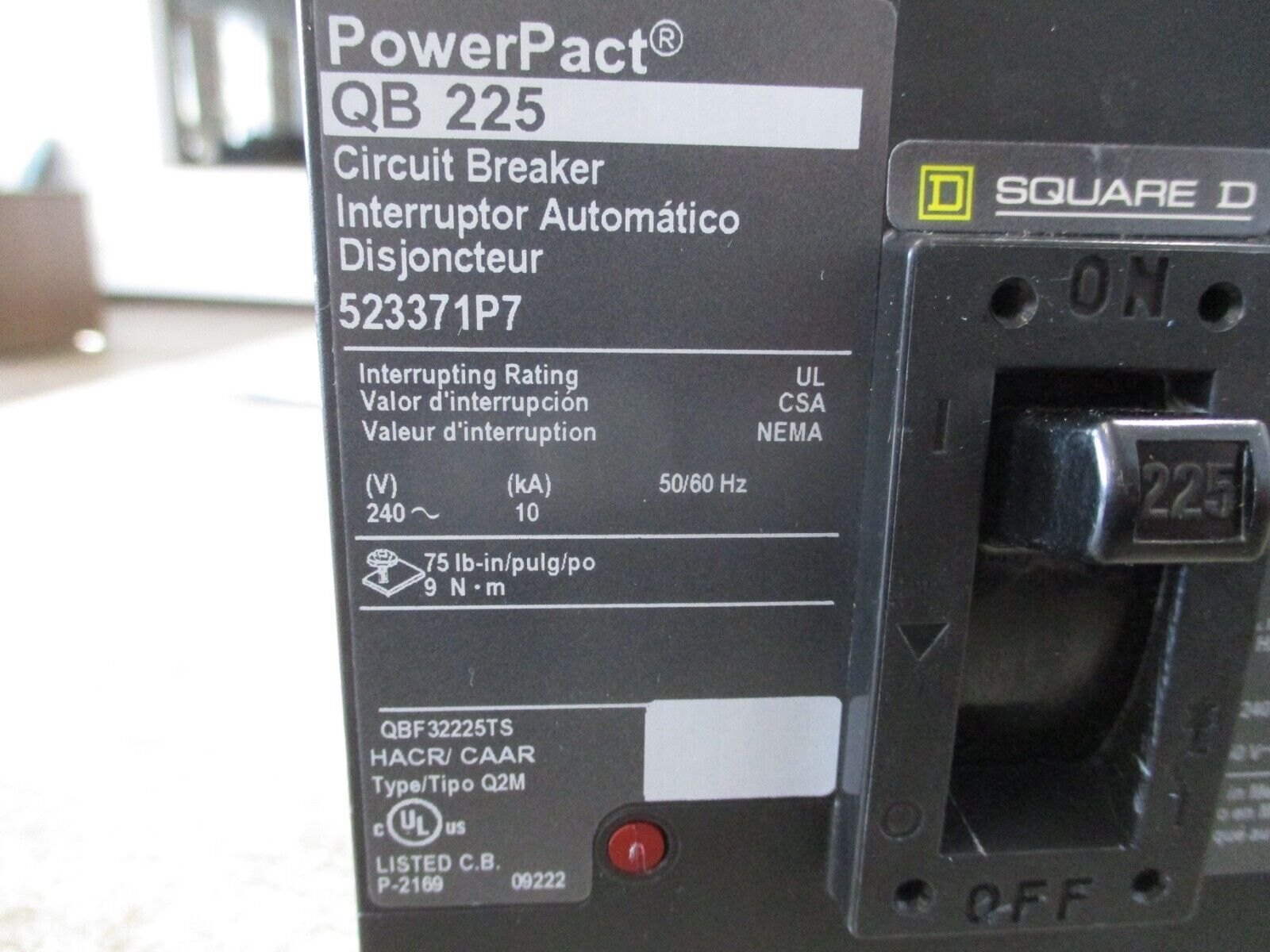 Square D PowerPact QB 225 Circuit Breaker 523371P7 225A 240V 3P Used