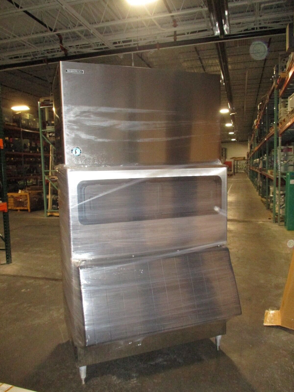 Hoshizaki Ice Maker w/ Storage Bin KM-1301SWH / B-1150SS 208-230V 60Hz 1Ph Used