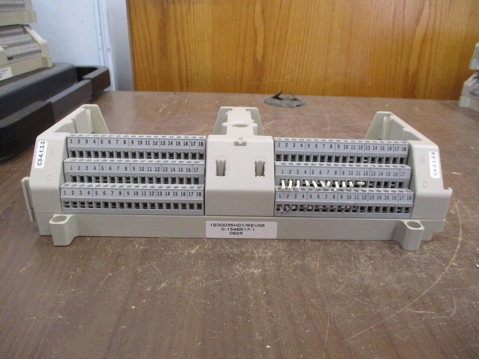 Emerson Ovation Process Control Base 1B30035H01 Rev. 05 Used