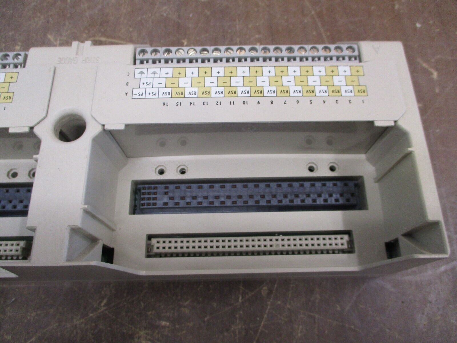 Emerson Ovation Process Control Base 1B30035H01 Rev. 05 *Broken DIN Rail* Used