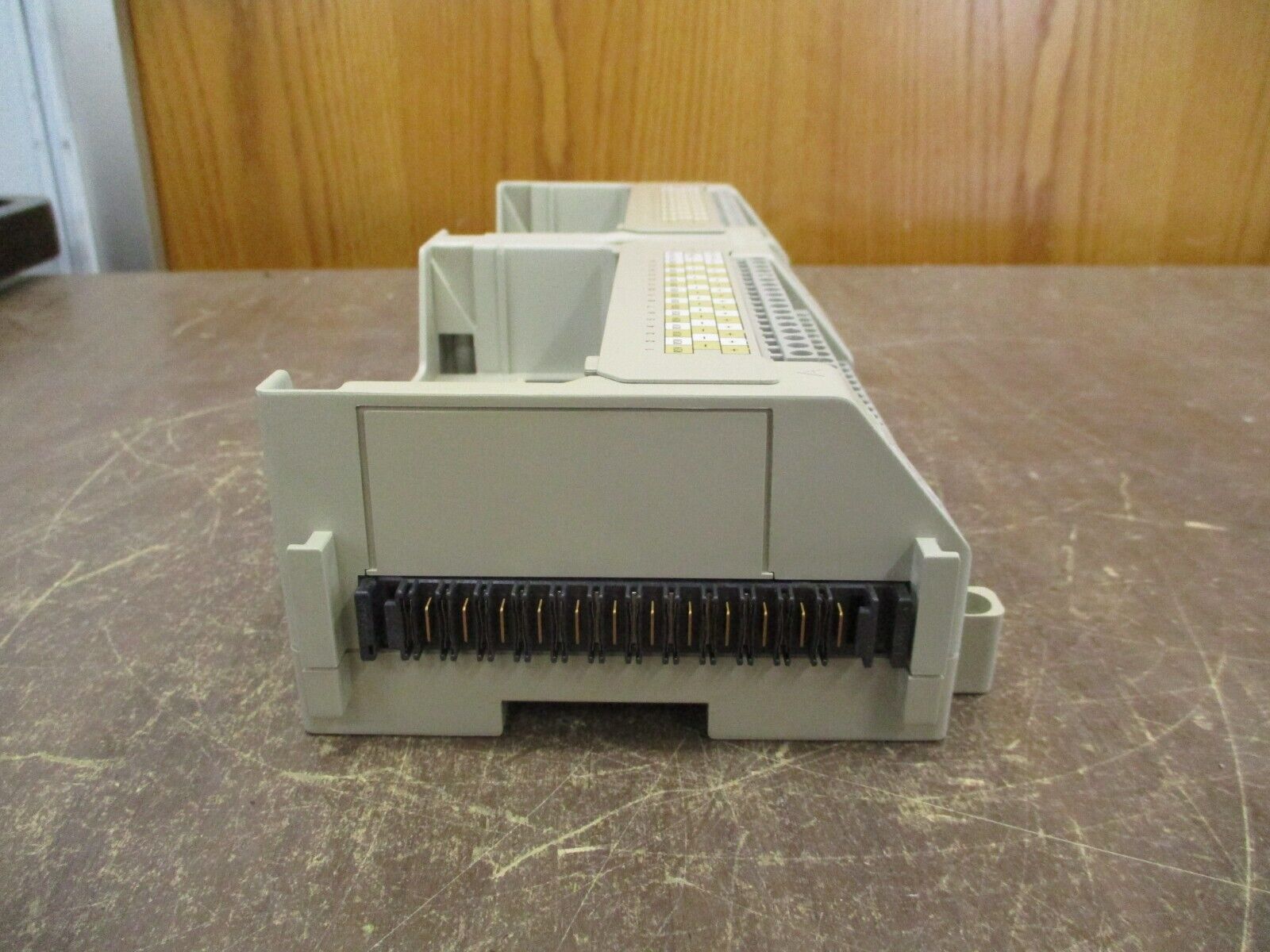 Emerson Ovation Process Control Base 1B30035H01 Rev. 05 *Broken DIN Rail* Used