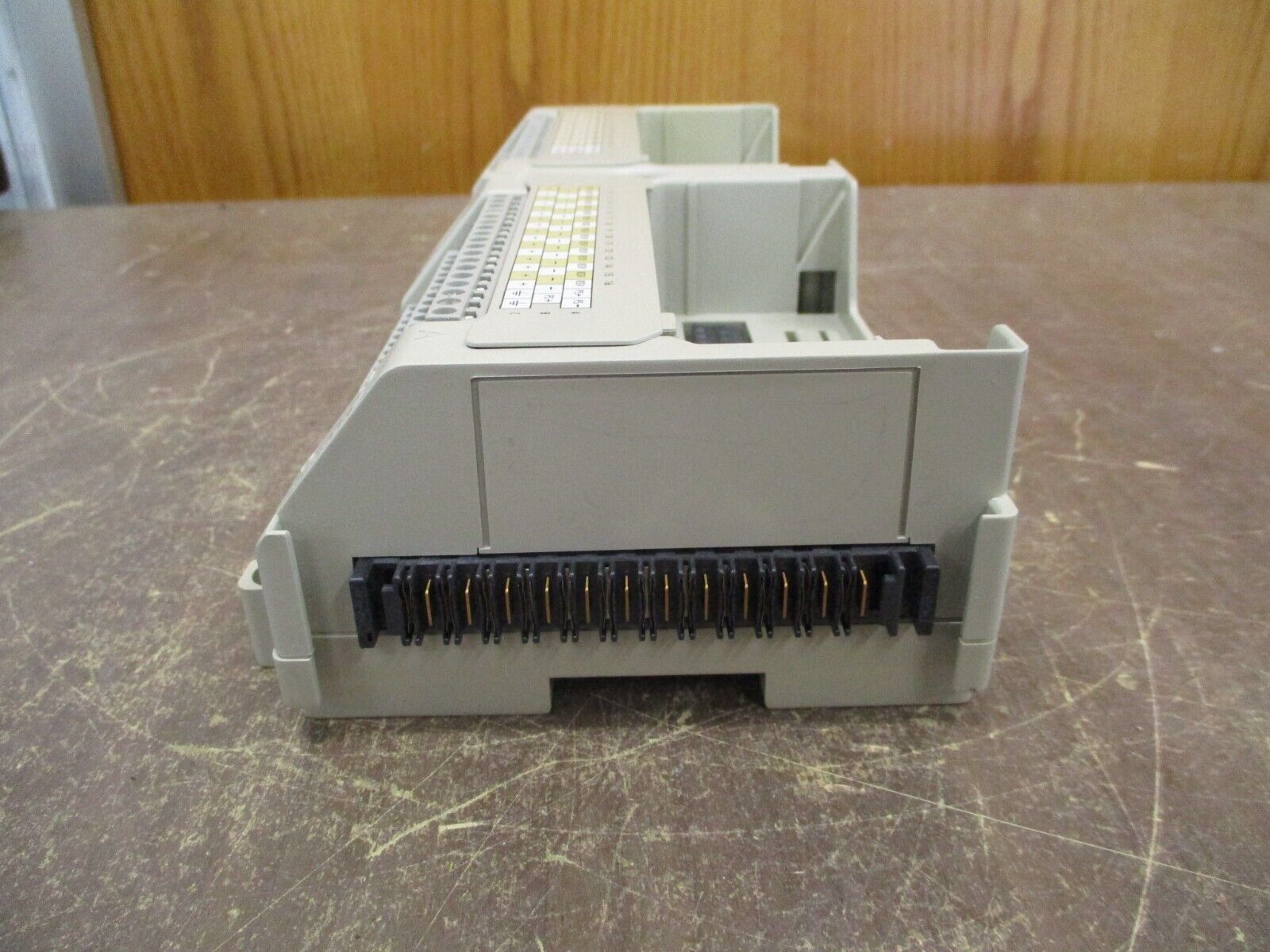 Emerson Ovation Process Control Base 1B30035H01 Rev. 05 *Broken DIN Rail* Used