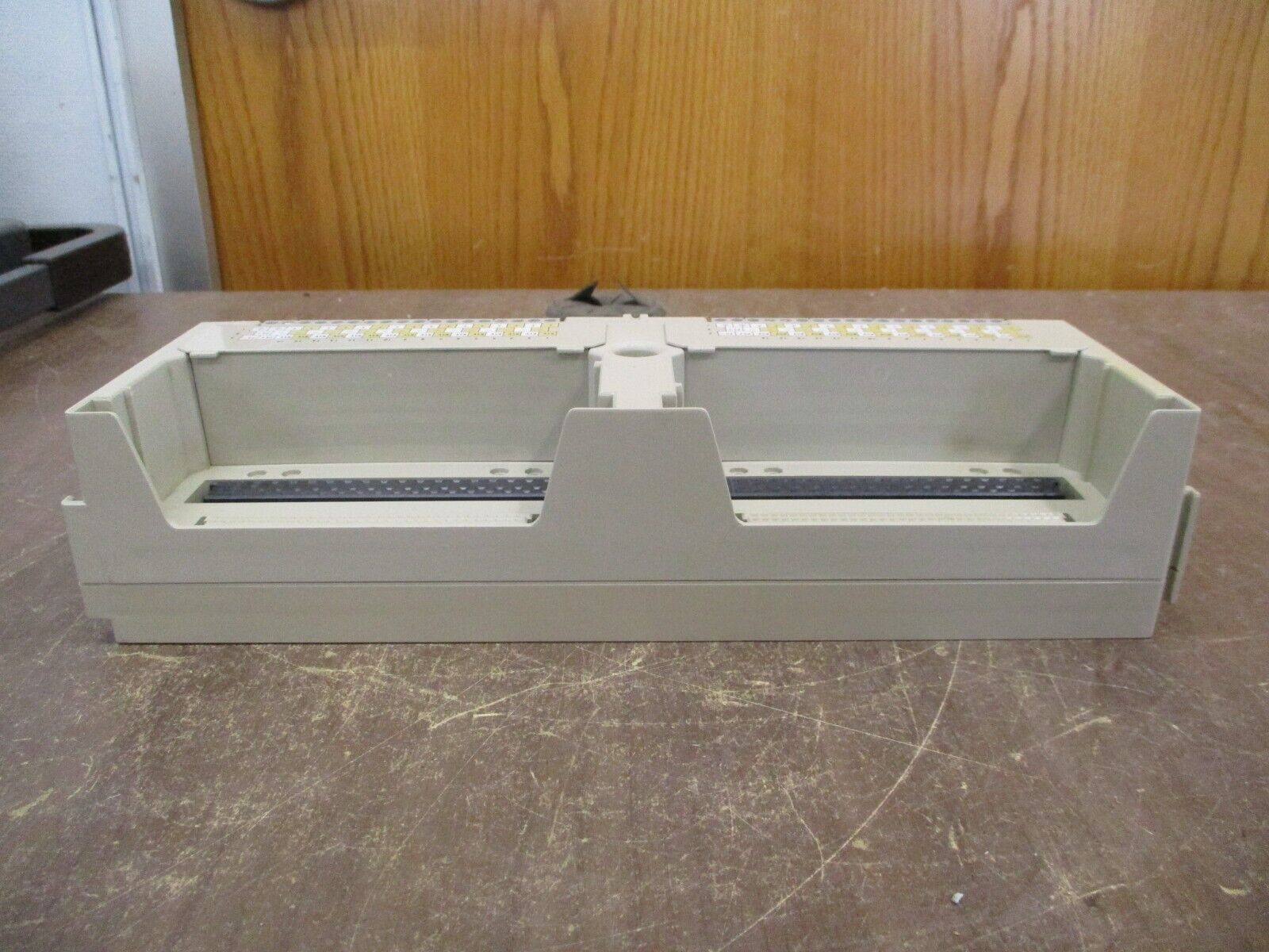 Emerson Ovation Process Control Base 1B30035H01 Rev. 05 *Broken DIN Rail* Used