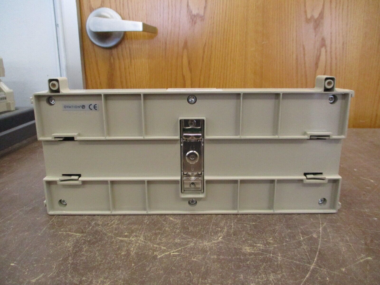 Emerson Ovation Process Control Base 1B30035H01 Rev. 05 *Broken DIN Rail* Used