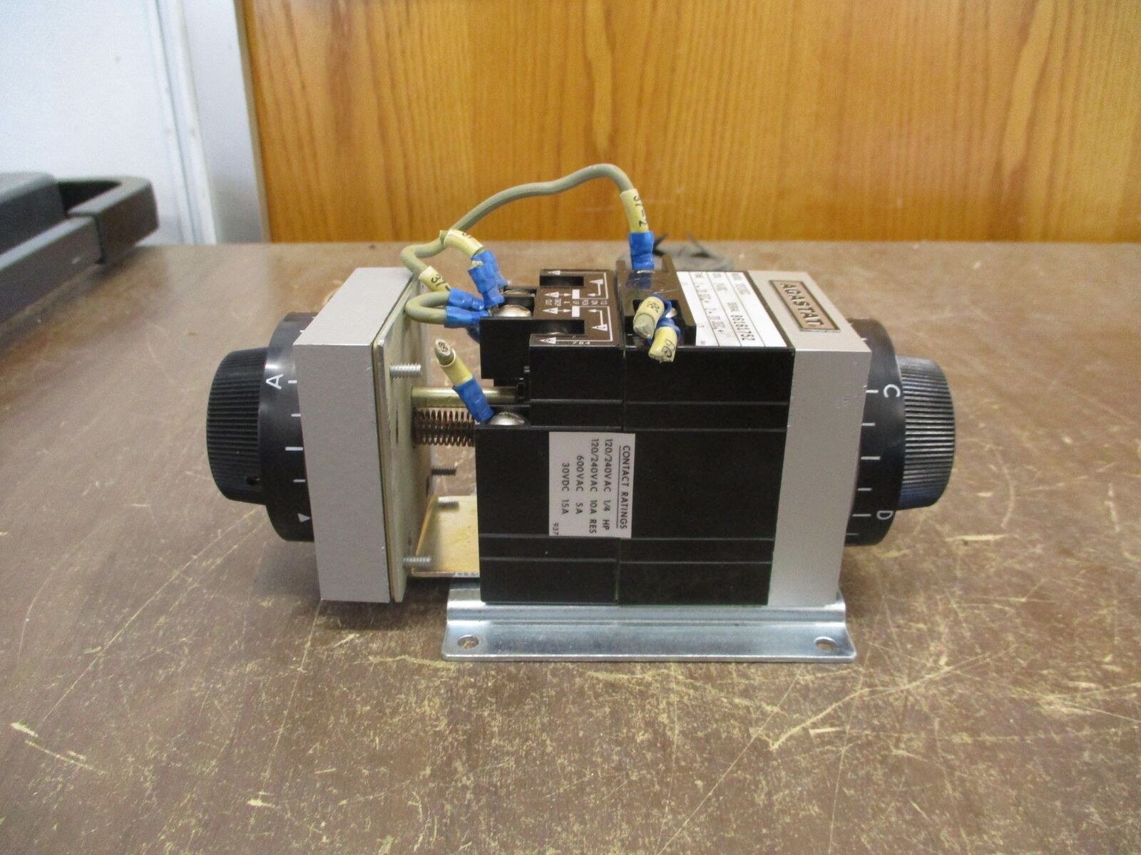 Agastat Timer 70320CC 24VDC Coil Time: 2-20 Sec Used