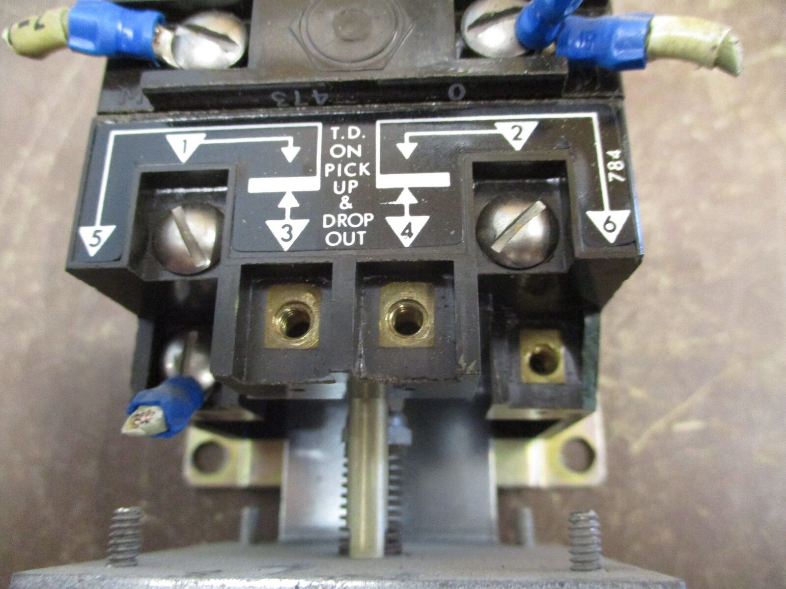 Agastat Timer 70320CC 24VDC Coil Time: 1.5-15 Sec *Chipped Insulator* *Missing (