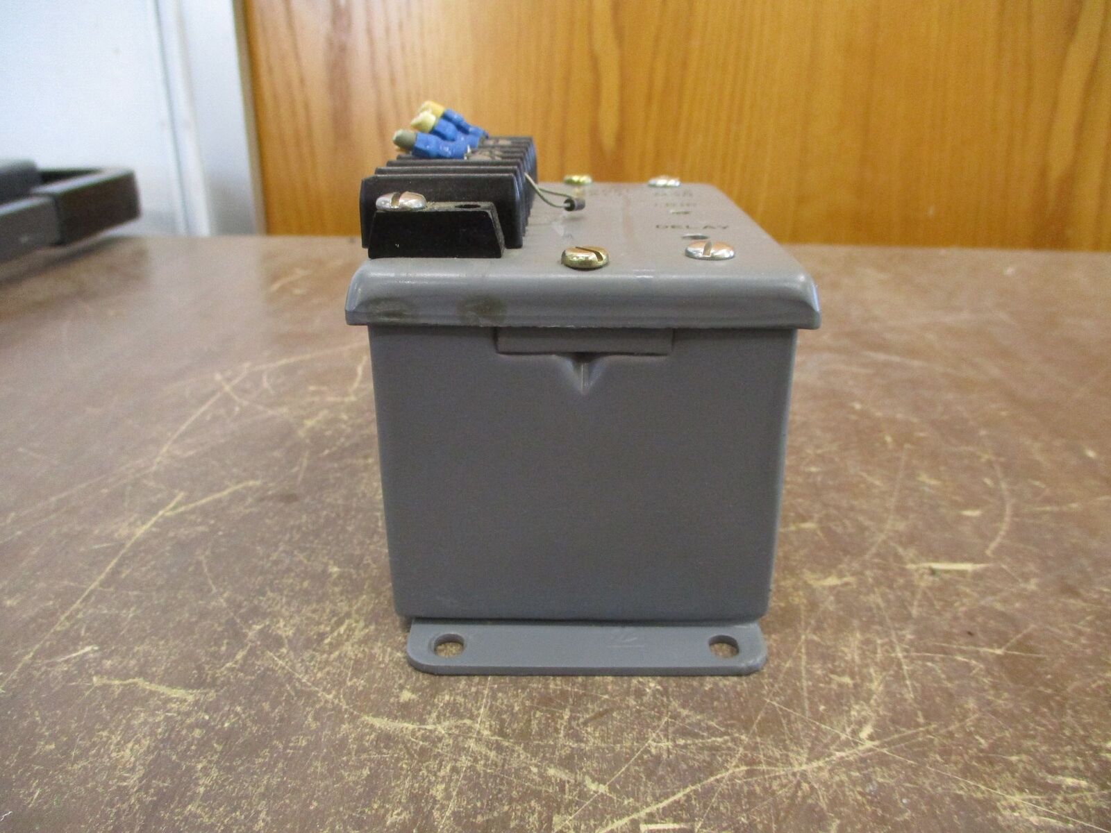 Russelectric Battery Monitor 200/202 *Missing (2) Terminal Screws* Used