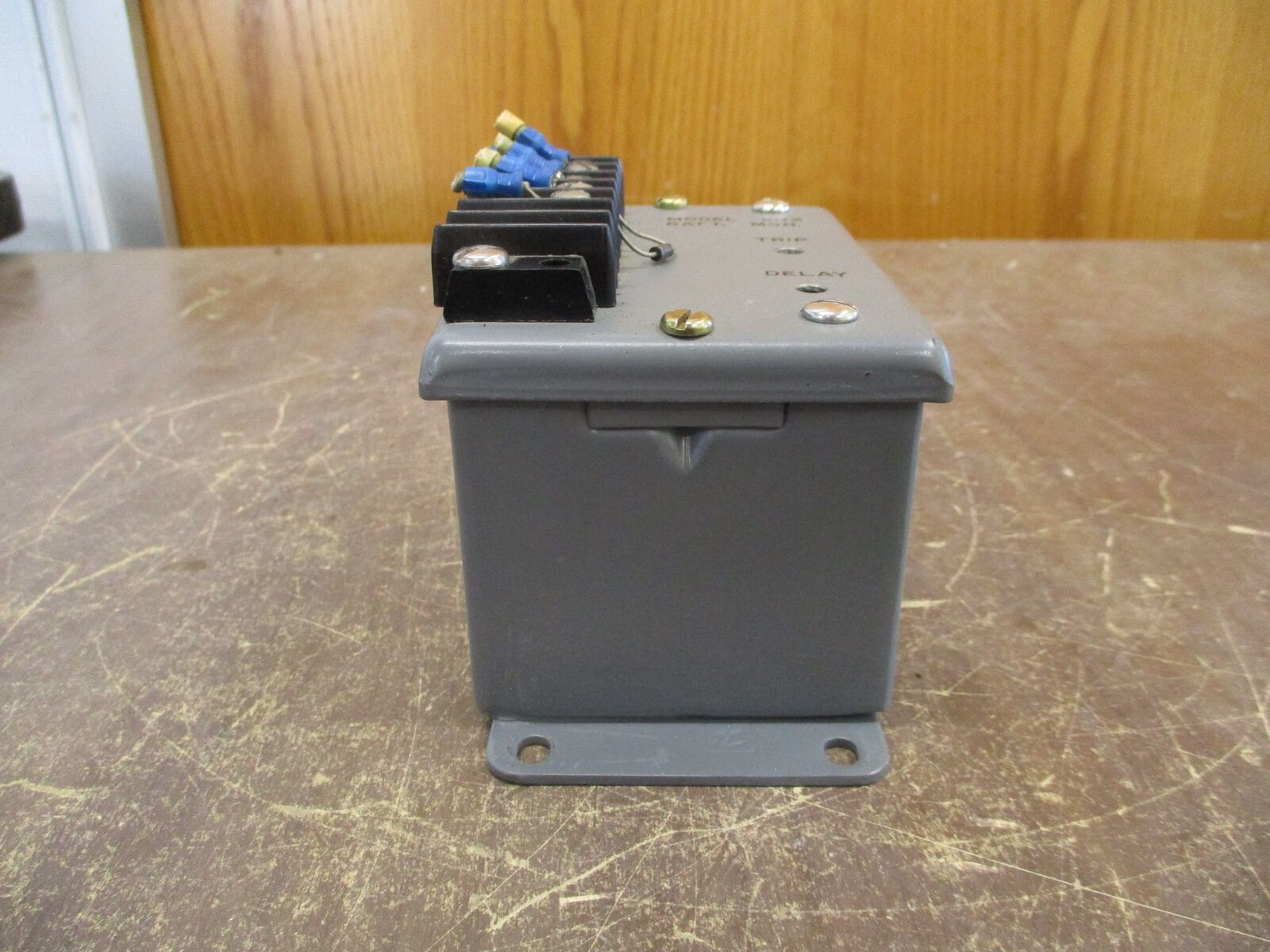 Russelectric Battery Monitor 200/202 *Missing (4) Terminal Screws* Used