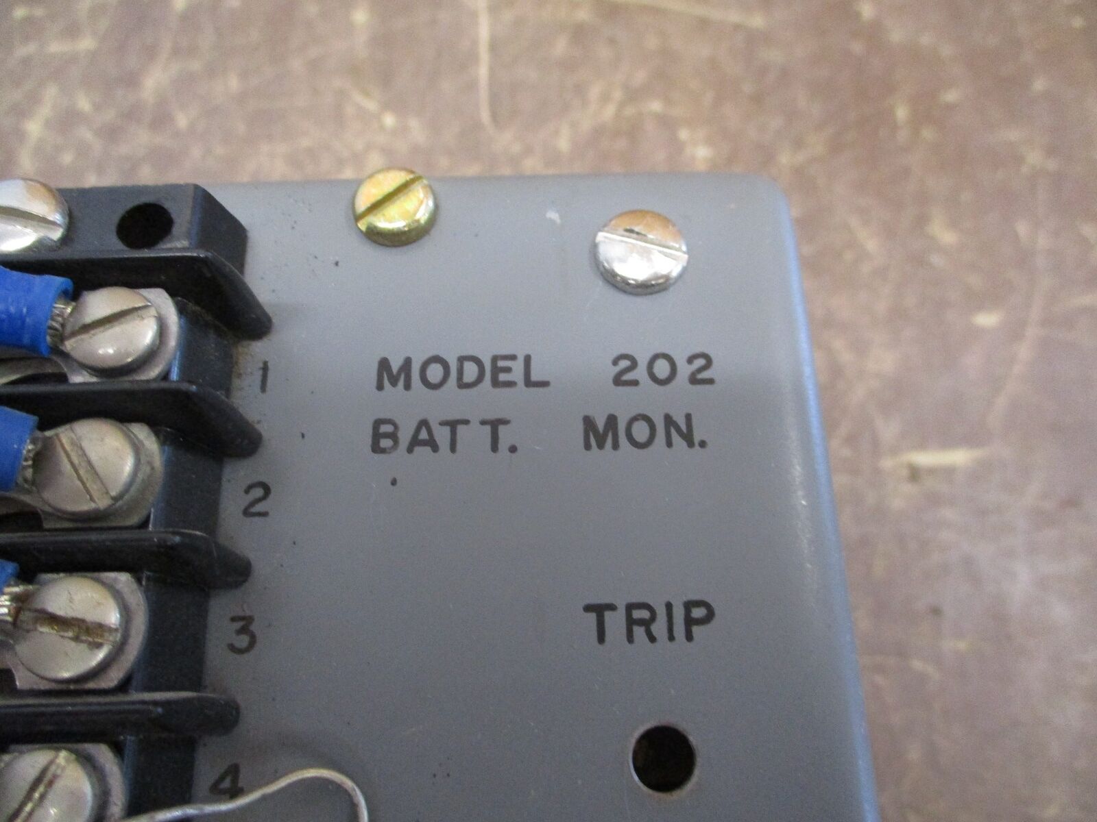 Russelectric Battery Monitor 200/202 *Missing (4) Terminal Screws* Used