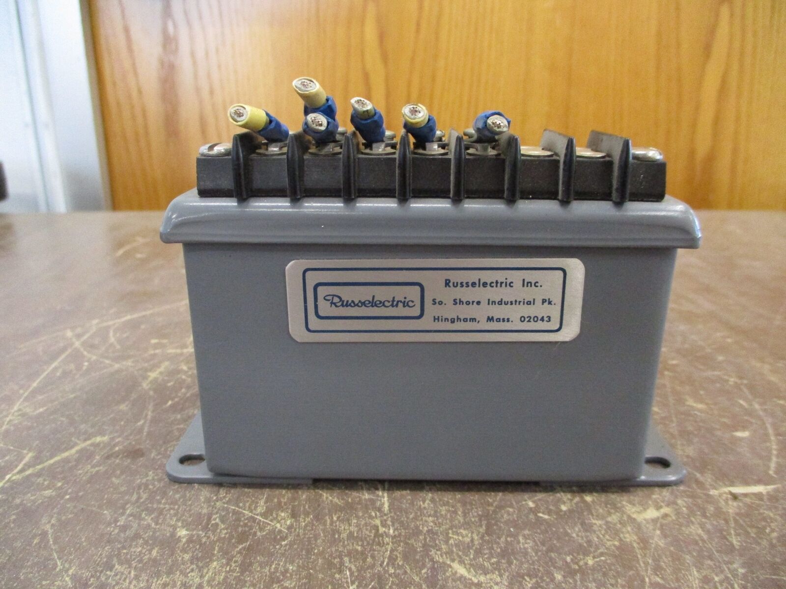 Russelectric Battery Monitor 200/202 *Missing (4) Terminal Screws* Used