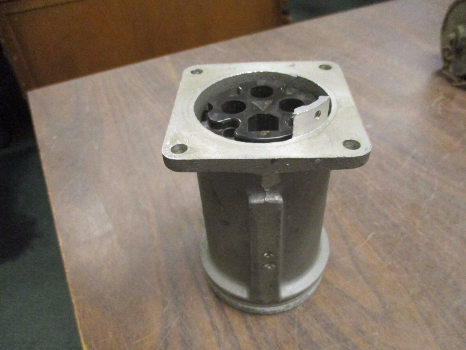 Russell & Stoll Receptacle 7324 60A 600V *Missing Cap* *Missing (1) Screw* Used