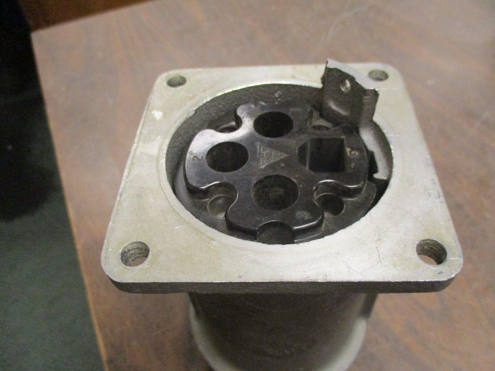 Russell & Stoll Receptacle 7324 60A 600V *Missing Cap* *Missing (1) Screw* Used