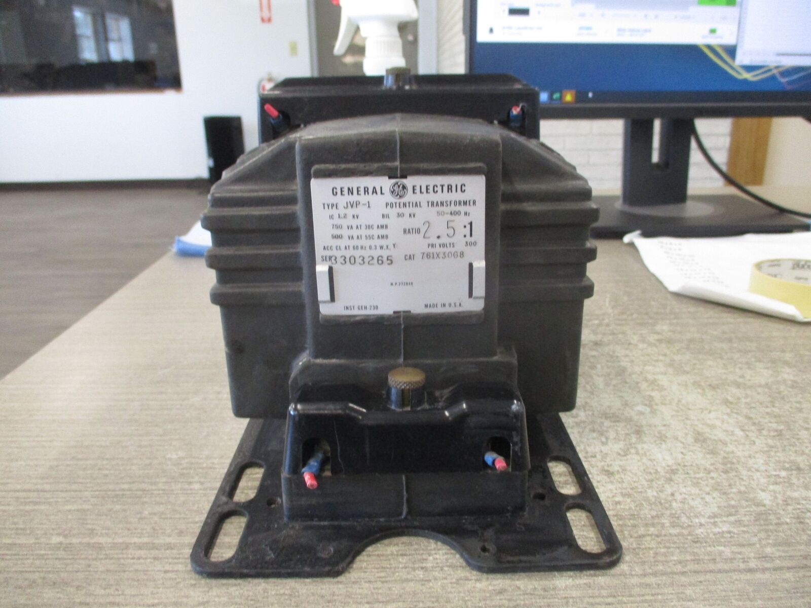 GE Type JVP-1 Potential Transformer 761-30G8 Pri: 300V Ratio 2.5:1 60Hz 30 kV BI