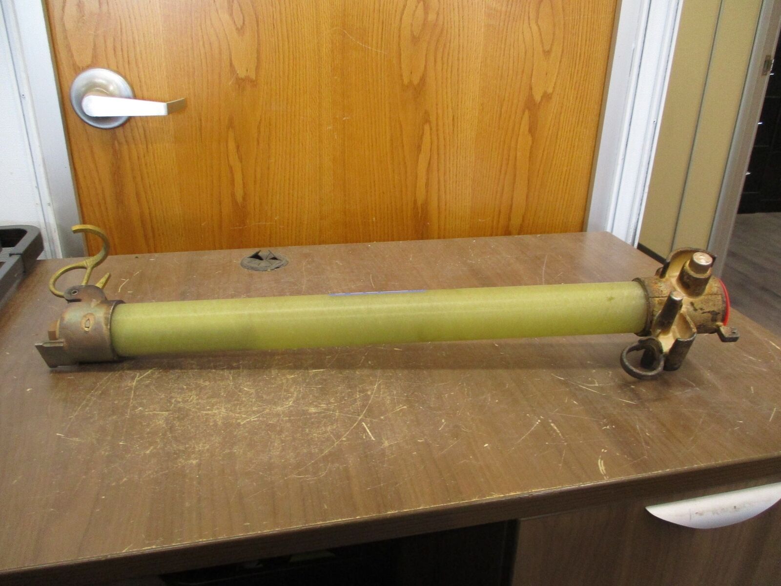 Cutler-Hammer RBA-400 Fuse Holder 25RBA4-DH 25.8kV 300A 50/60Hz New Surplus