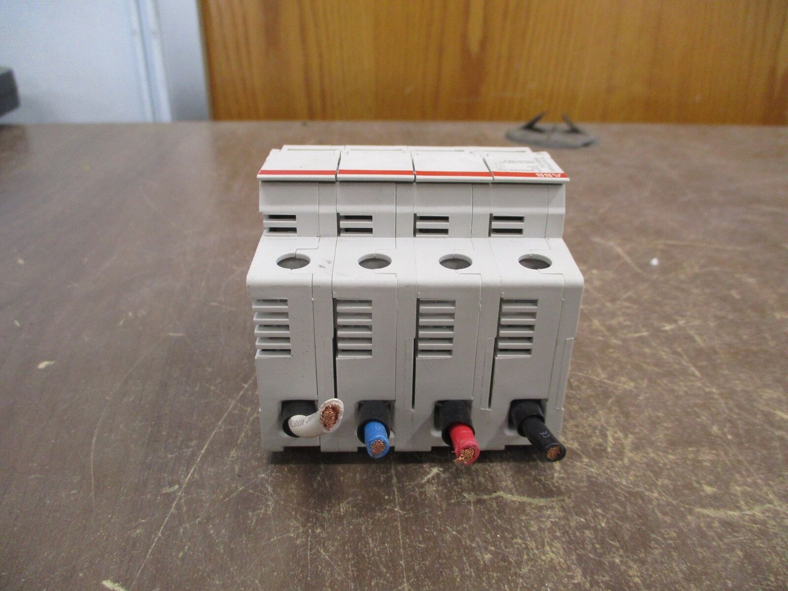 ABB Fuseholder E 93N/30 CC 30A 600V 4P Used