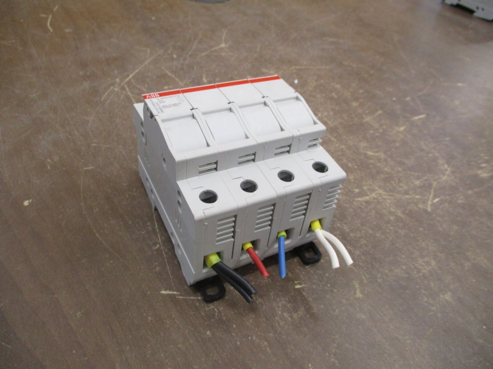 ABB Fuseholder E 93N/30 CC 30A 600V 4P Used