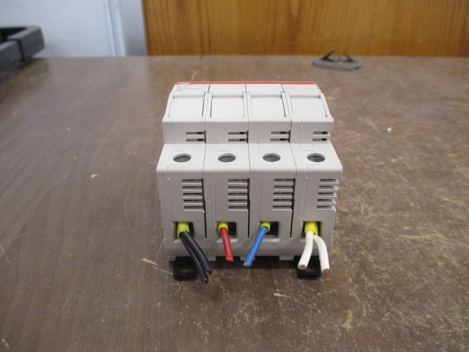 ABB Fuseholder E 93N/30 CC 30A 600V 4P Used