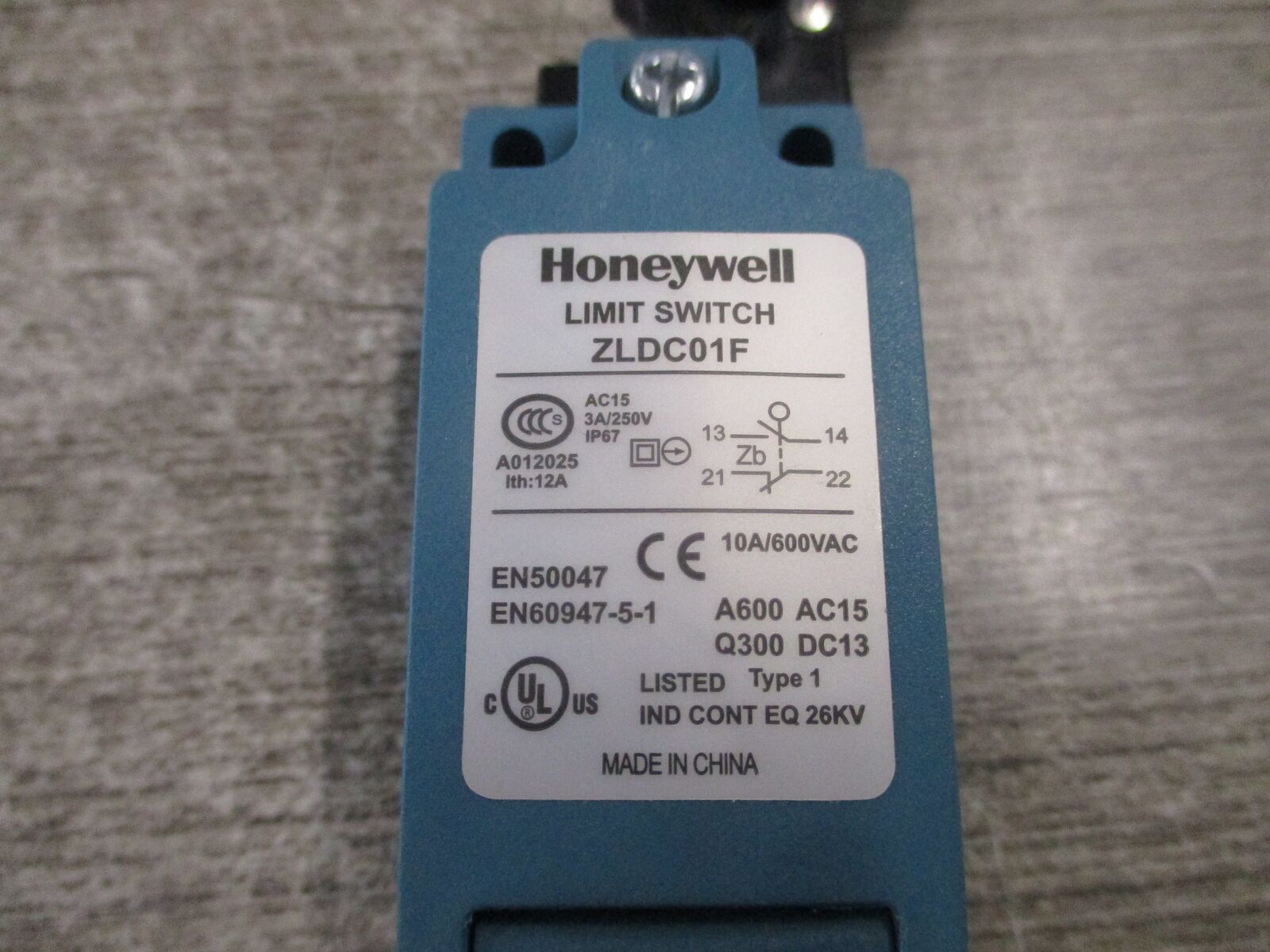 Honeywell Limit Switch ZLDC01F 10A 600V Used