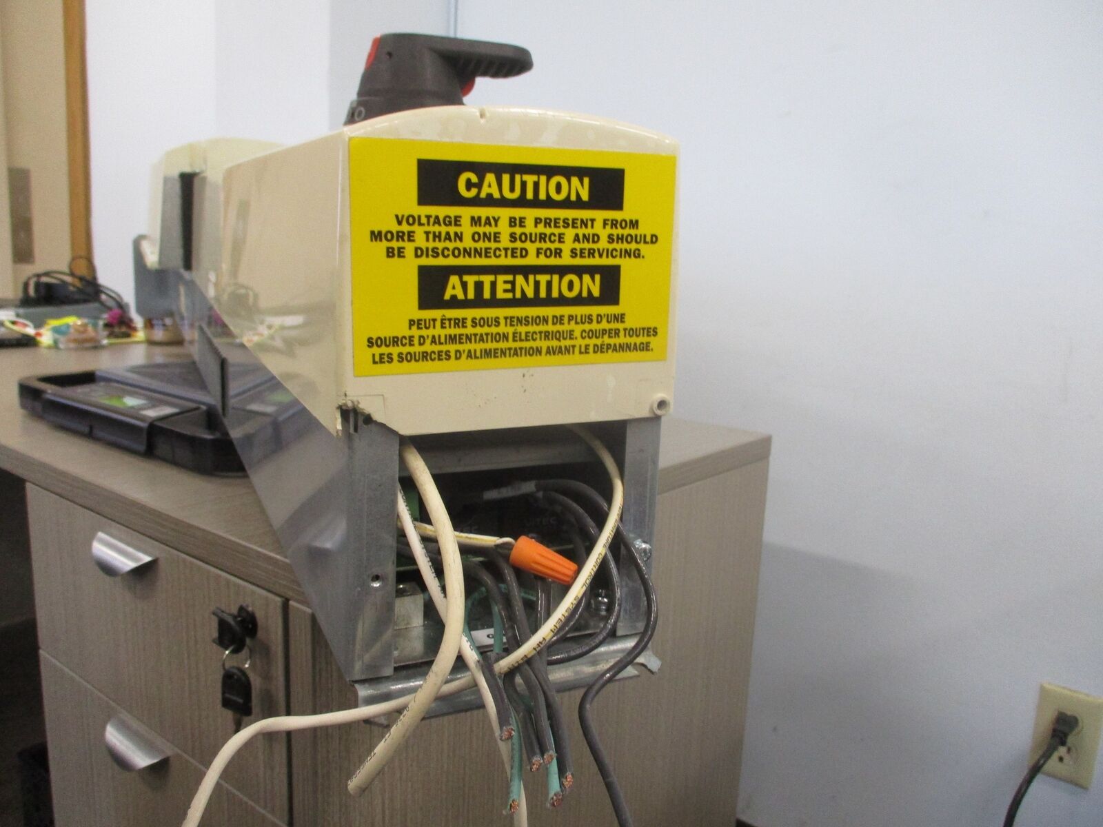 ABB ACH401 AC Drive W/Bypass ACH401601135+B0BE000 15HP 9Ph Input:3PH 380-480V 21