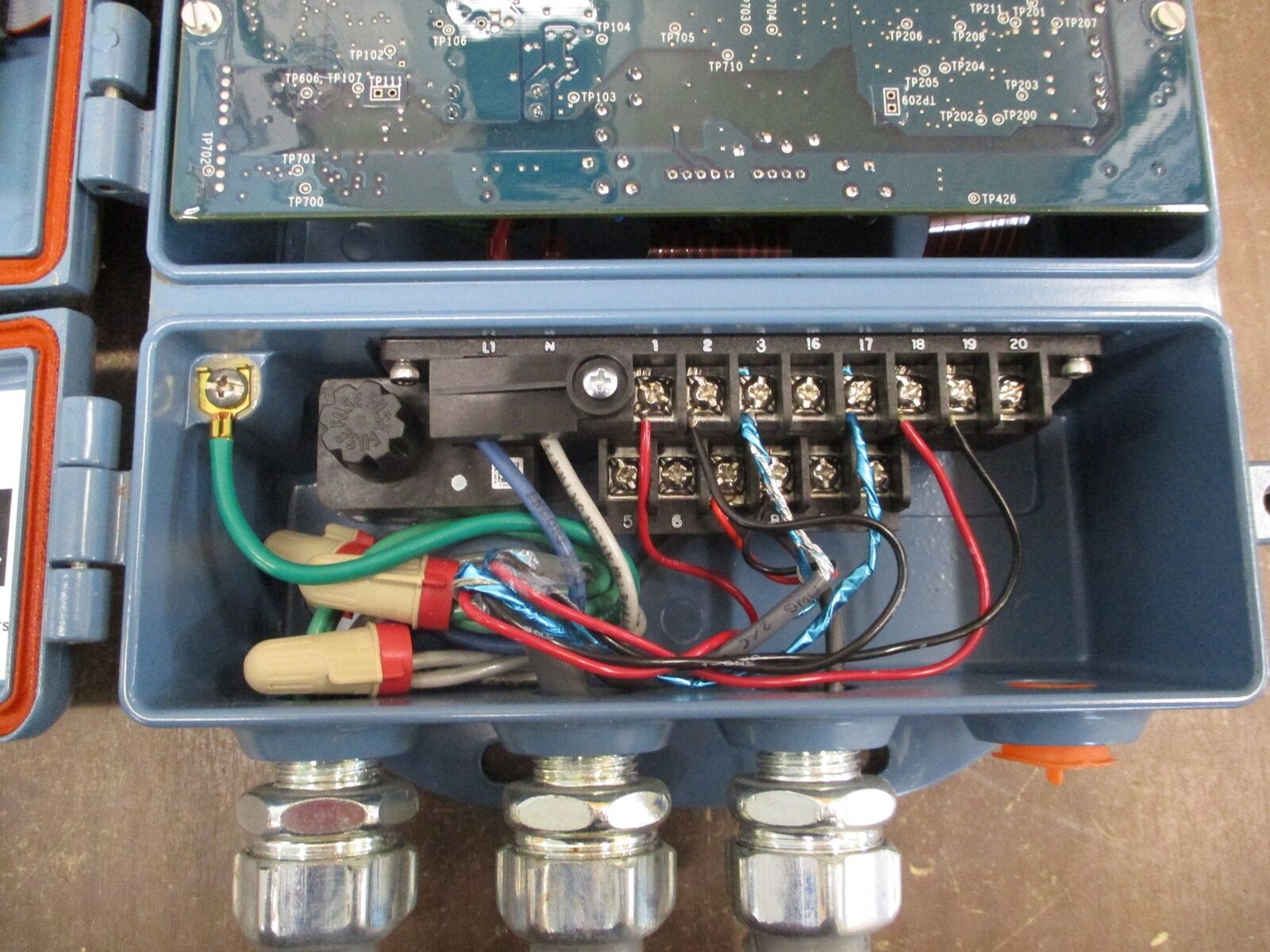 Rosemount Flow Transmitter 8750WA12ESR1A1FPSB140CA1N HM4AXD1 Used