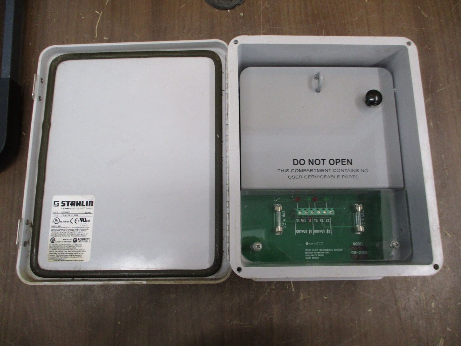 Solid State Instruments Interface Relay CIR-22PS 3R/4X Enclosure Used