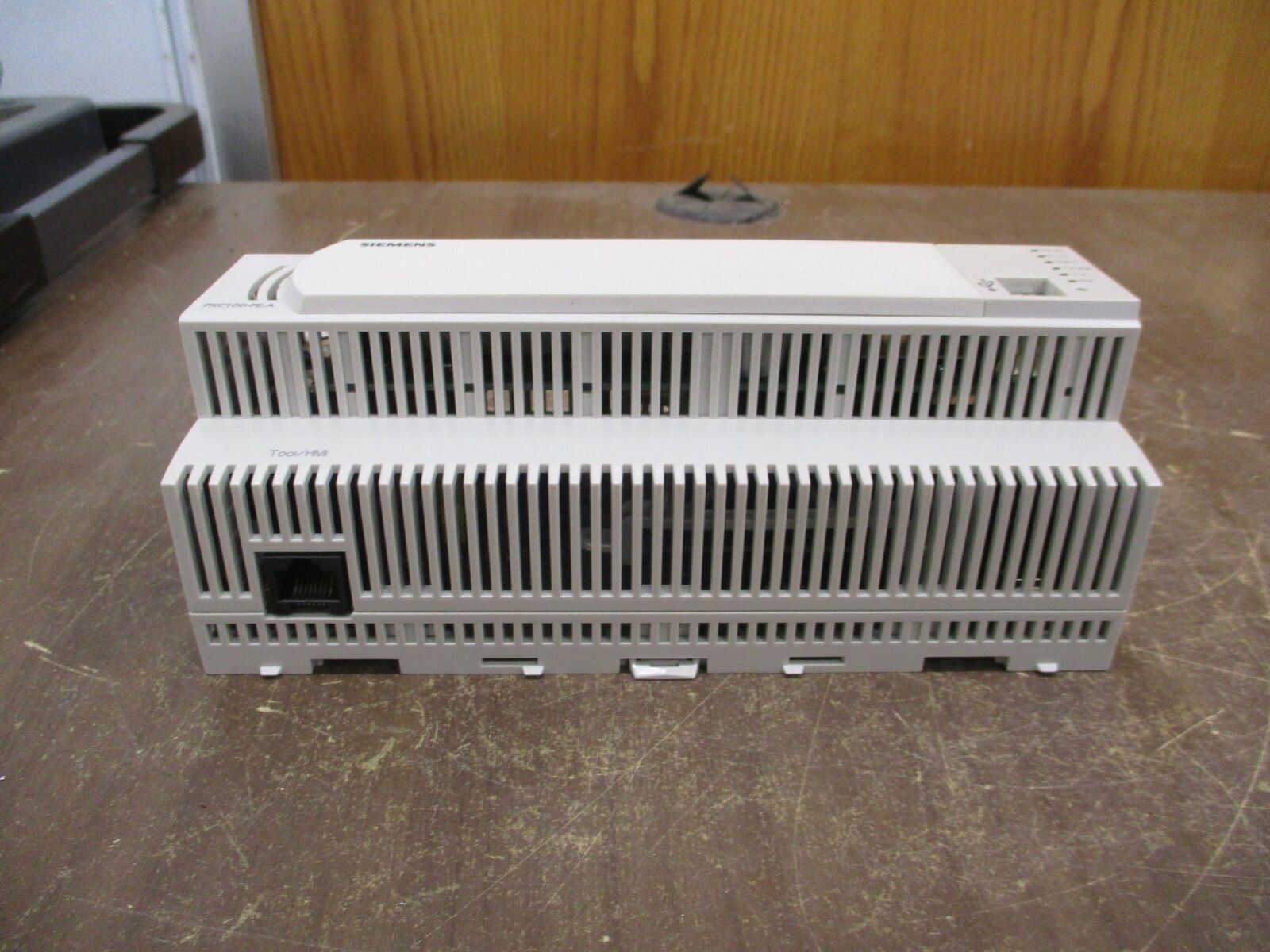 Siemens Programmable Controller PXC100-PE96.A F/W: V2.8.2 24VAC 1A 50/60Hz 24VA