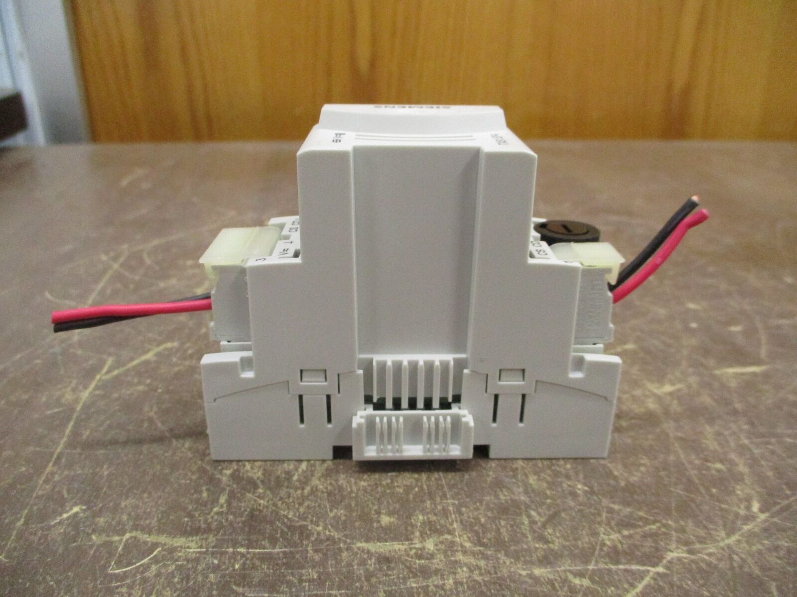 Siemens Bus Connection Module TXS1.EF4 24VAC 50/60Hz Used