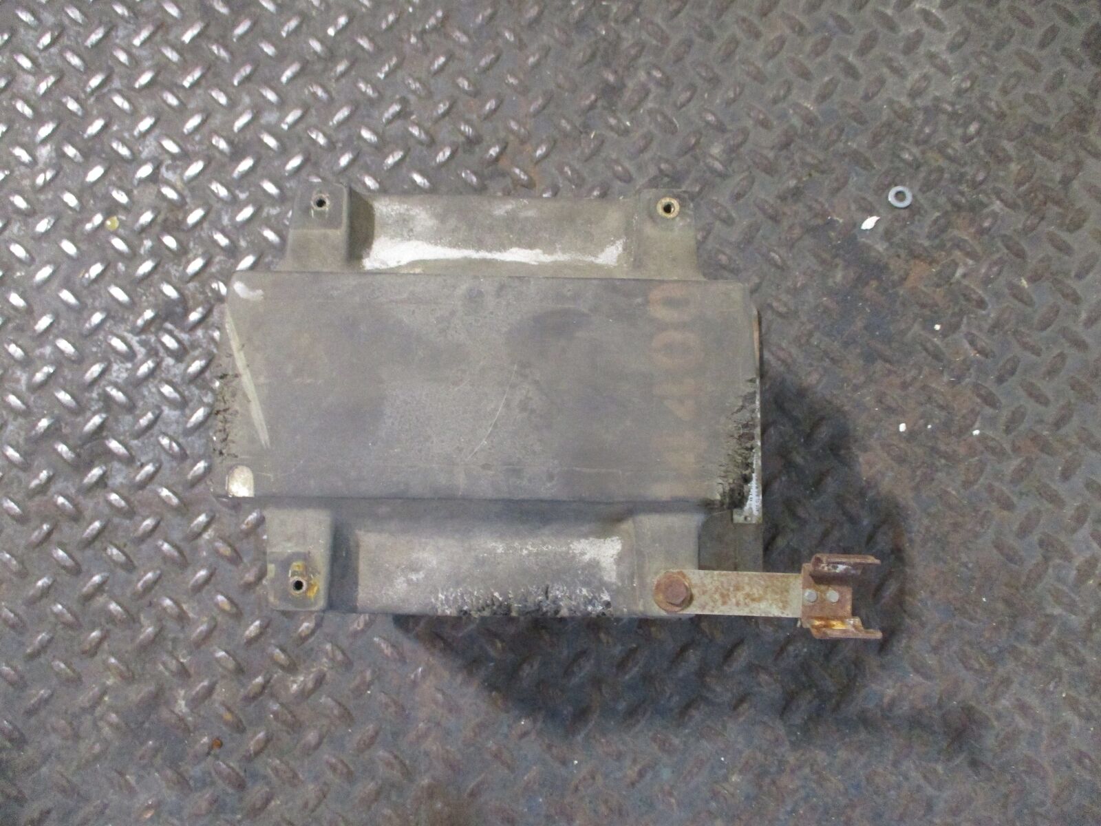 GE Type JVM-5 Voltage Transformer 685X41 Ratio 120:1 Pri: 14400V 60Hz *No Termin